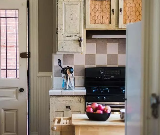 Fotos del hotel Found Places Capitol Hill Bed And Breakfast:  11