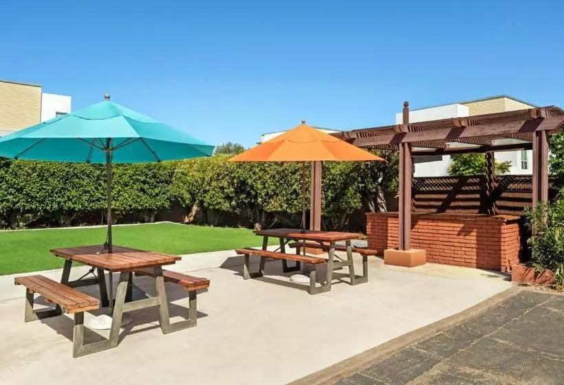 Fotos del hotel Howard Johnson By Wyndham San Diego State University Area:  10