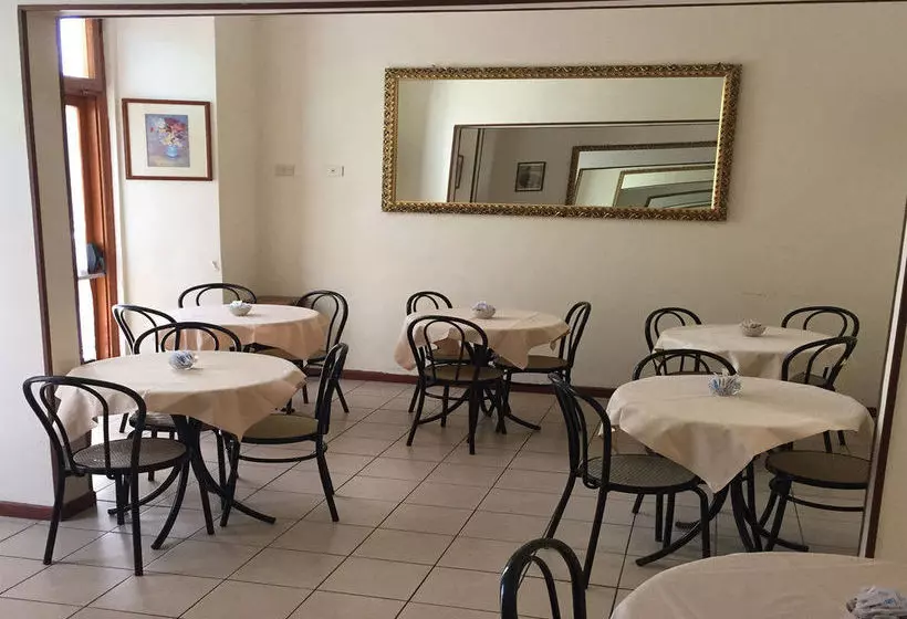 Fotos del hotel Airone:  10