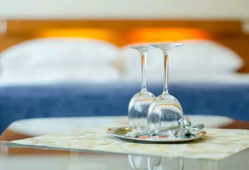 Fotos del hotel Inos:  15