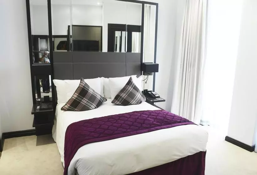 Fotos del hotel Crowne Plaza London  Battersea:  21