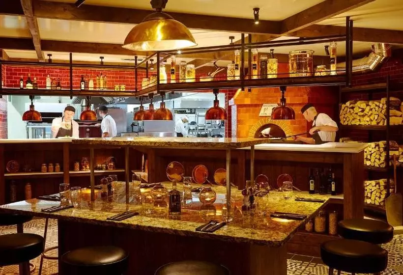Fotos del hotel Westport Plaza Hotel, Spa & Leisure:  5