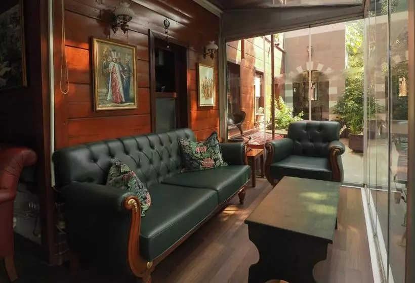 Fotos del hotel Rose Garden Suites:  2