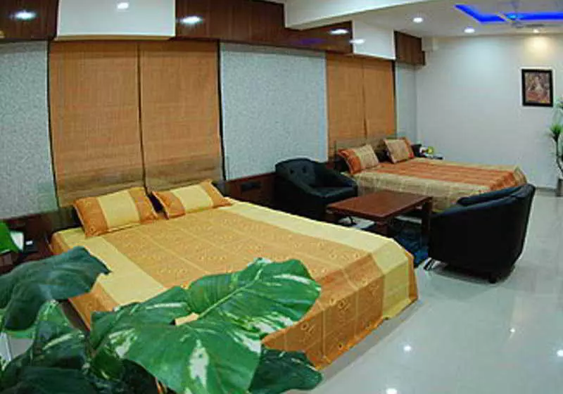 Fotos del hotel Dev Corporate Hotel:  7