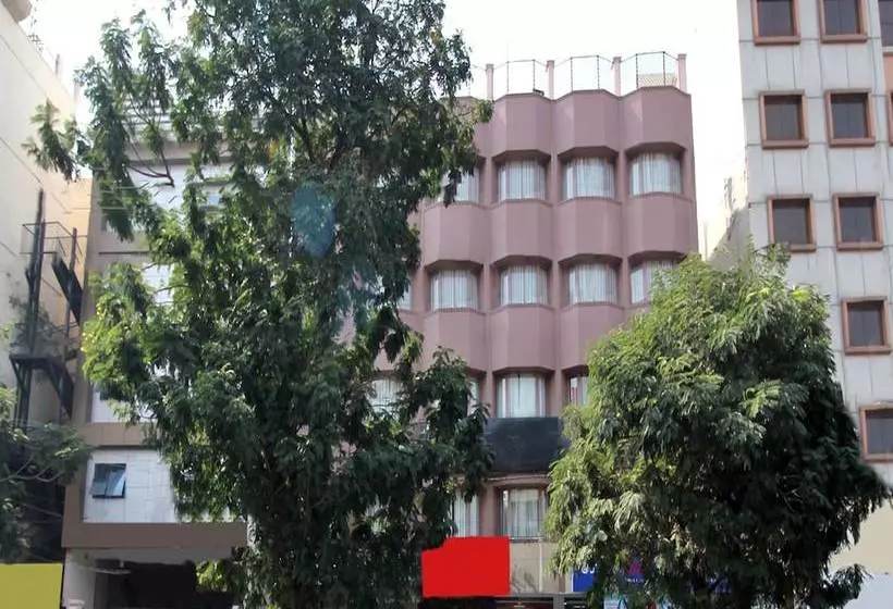 OYO Flagship 19581 Hotel Raj Classic MG Road