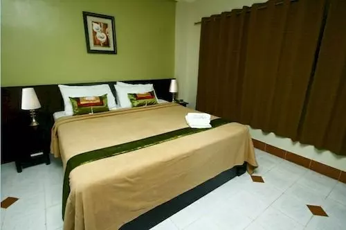 Fotos del hotel Reddoorz Plus Near Mendoza Park:  12