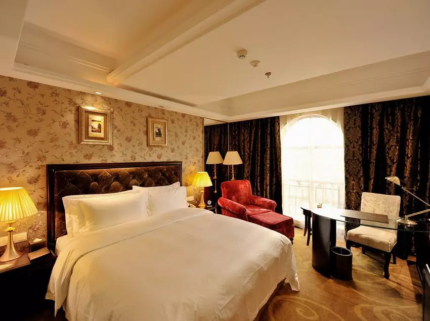 Elite Hotel European Style