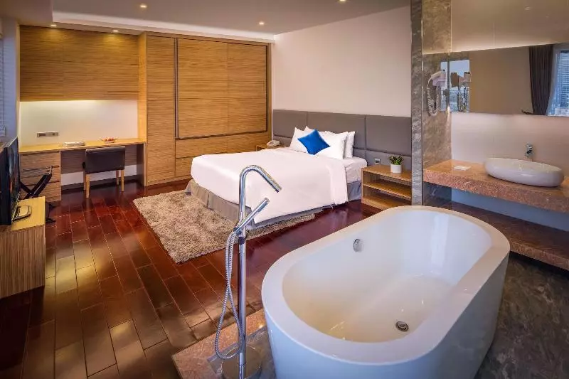 Fotos del hotel Charm Suite Residence Saigon:  10