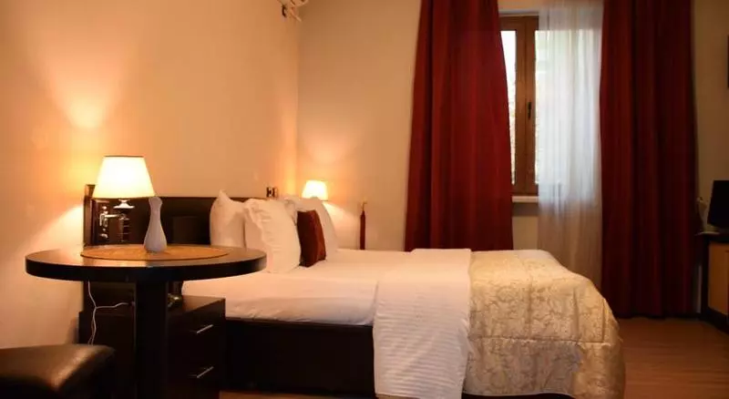 Fotos del hotel Eagle Tirana:  16