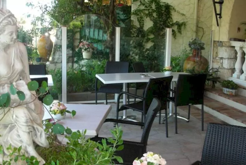 Fotos del hotel Castel Garoupe:  11