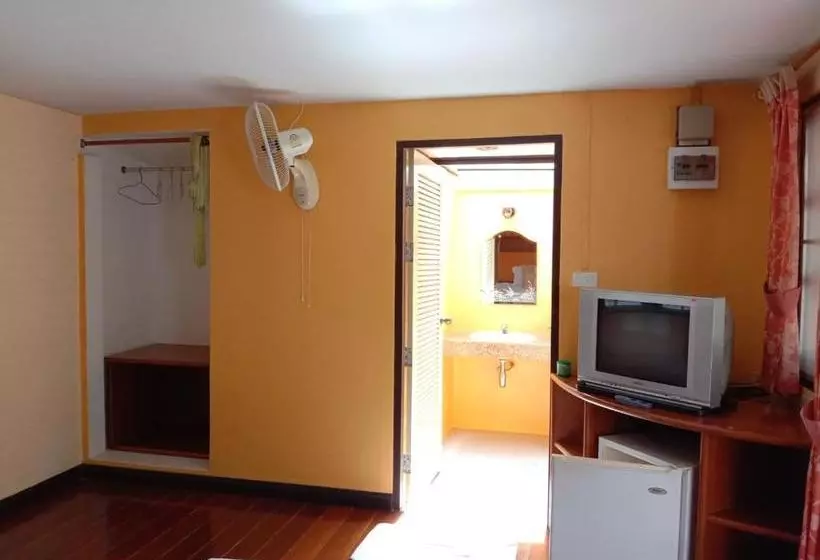 Fotos del hotel Lunar Hut Resort:  14