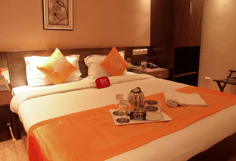 Oyo Premium Salt Lake Karunamoyee
