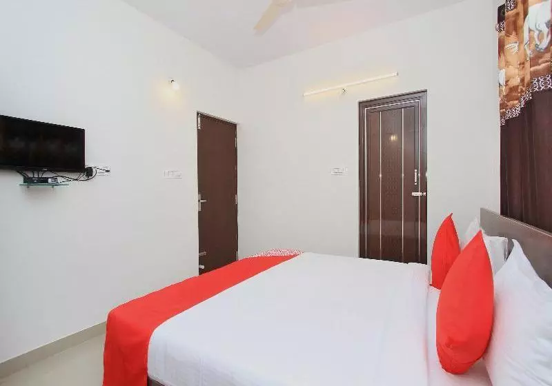 Fotos del hotel Oyo 11730 Maruthi Global:  12