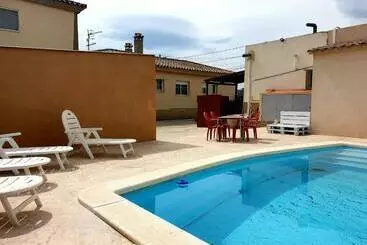 Caseta De L Avi - Camarles