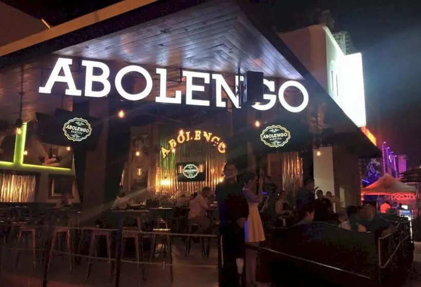 Fotos del hotel Partyholic:  9