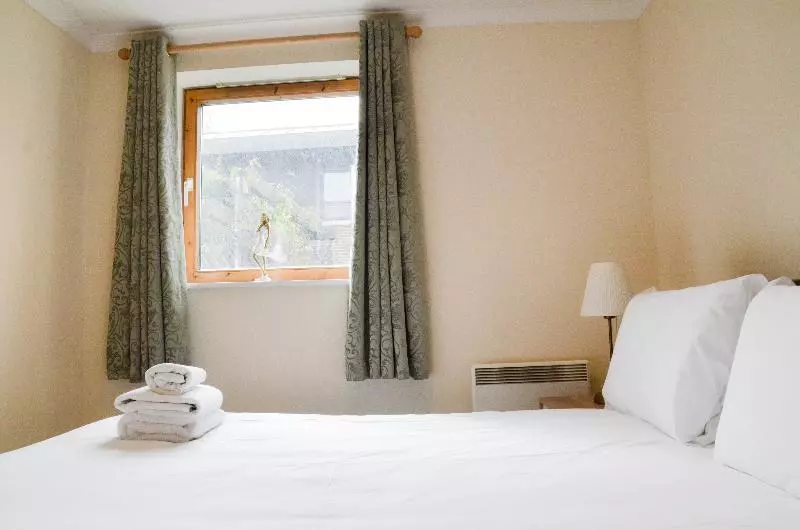 Fotos del hotel Meridian Place By Oyo Rooms:  8