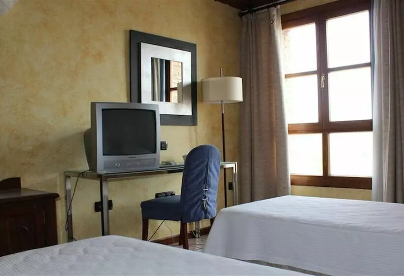 Fotos del hotel Hospedería Castillo del Papa Luna:  5