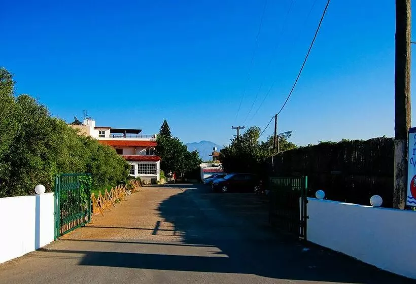 Fotos del hotel Mikro Village:  11