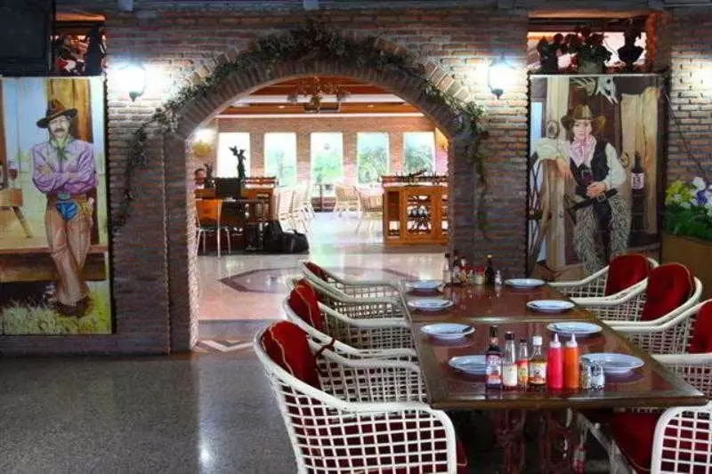 Fotos del hotel 13 Coins Tower Hotel Tiwanon:  7