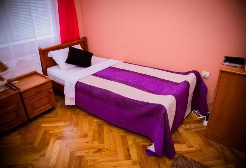 Fotos del hotel Vila Ile De France:  14