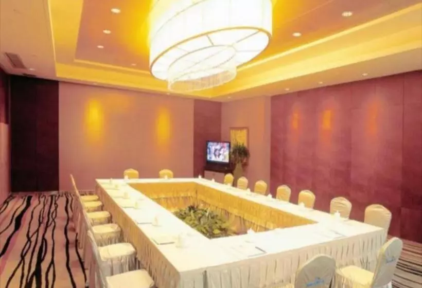 Fotos del hotel Howard Johnson Changshan Lake Plaza Changle:  4