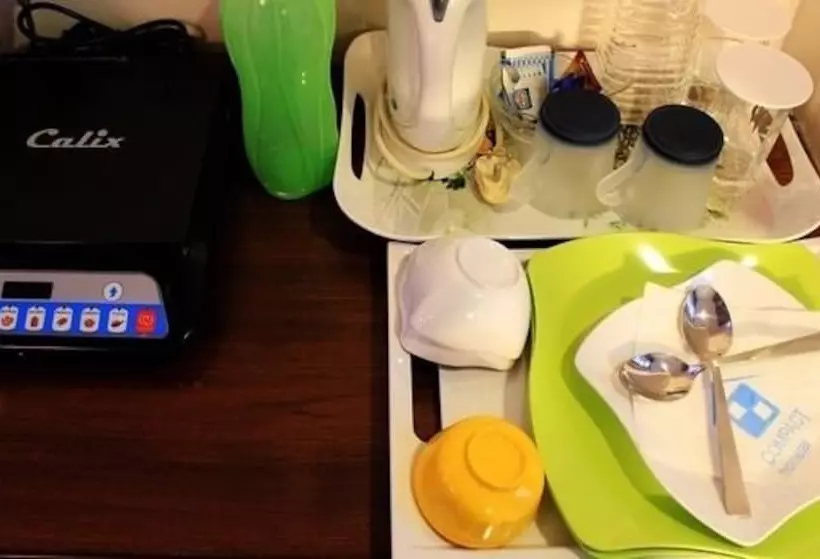 Fotos del hotel Compact Maple Leaf Ecity:  3