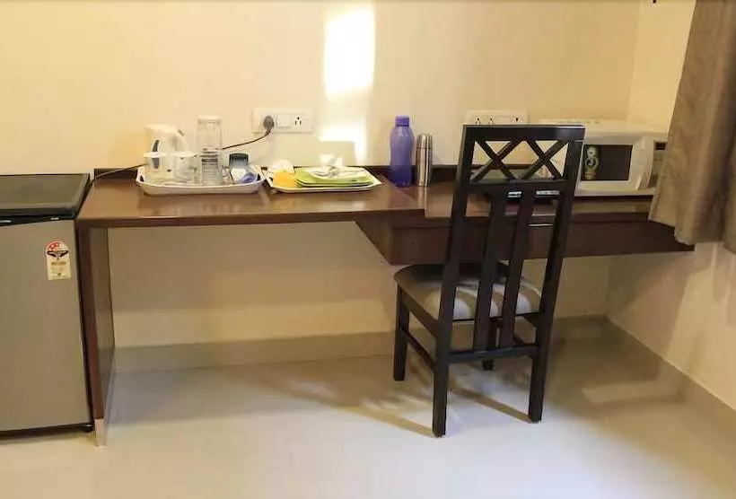 Fotos del hotel Compact Maple Leaf Ecity:  8