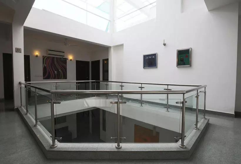 Fotos del hotel Fabhotel Pvr Saket 2:  8