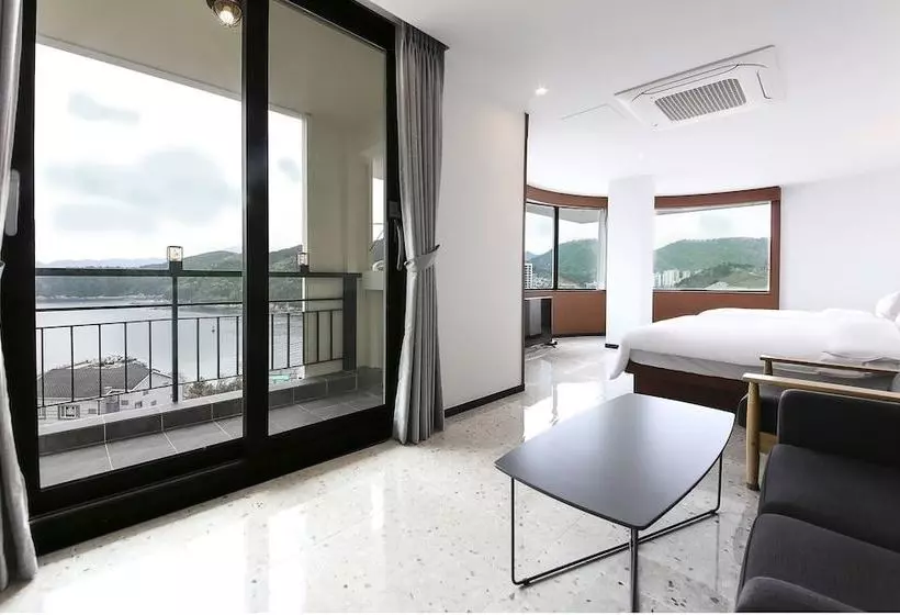 Fotos del hotel Radiance:  4