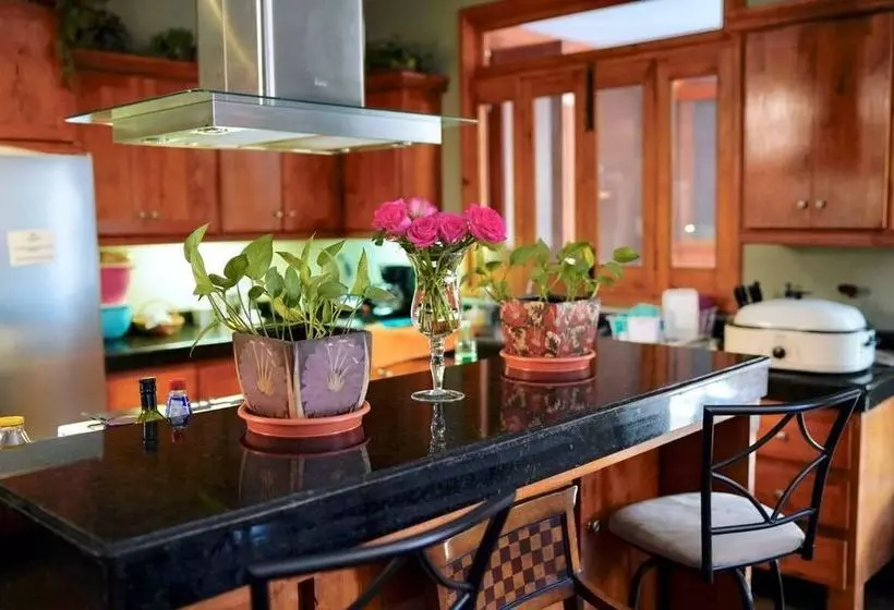 Fotos del hotel Tadeo Inn Bed & Breakfast:  3