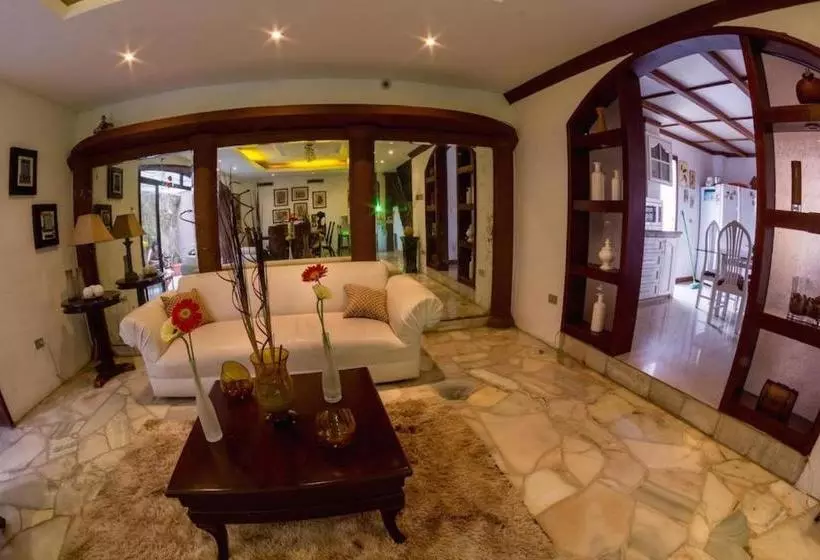 Hostal Villa 97