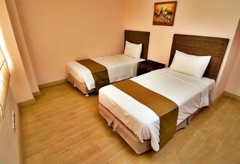 Fotos del hotel Subic Holiday Villas:  12