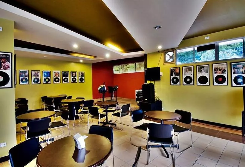 Fotos del hotel Subic Holiday Villas:  21