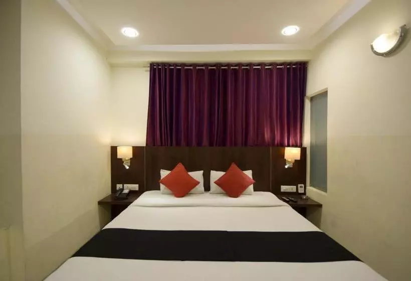 Fotos del hotel Fabhotel Radiant Star Lalkothi:  2