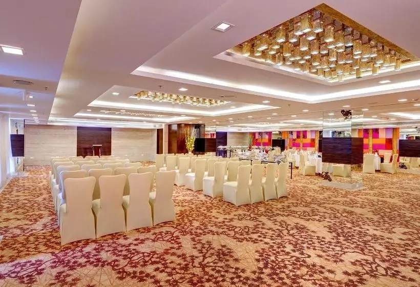 Fotos del hotel The  Hindusthan International:  4