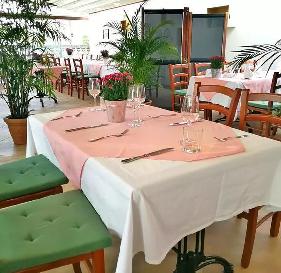 Fotos del hotel Maroon:  15