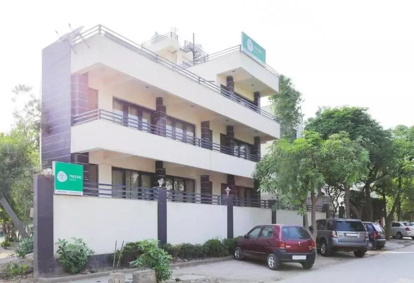 Fotos del hotel Treebo Trip Singh Suites 2:  2