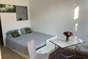 Superbe Studio Au 1er étage, Proche De La Gare Du Midi - Anderlecht