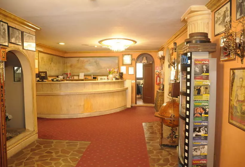 Fotos del hotel Cinecittà:  14