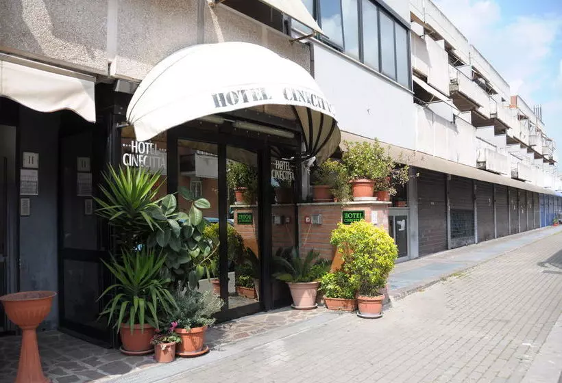 Fotos del hotel Cinecittà:  12