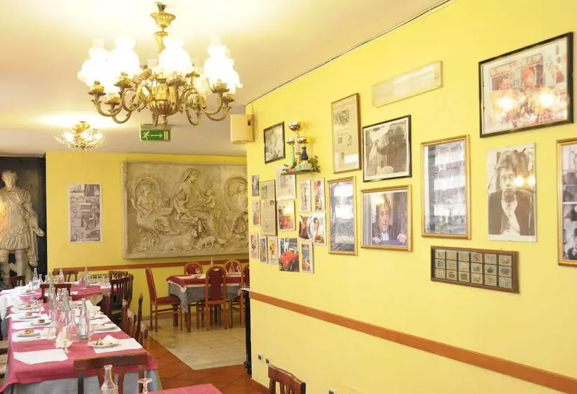 Fotos del hotel Cinecittà:  4