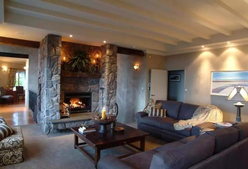 Tauhara Sunrise Lodge