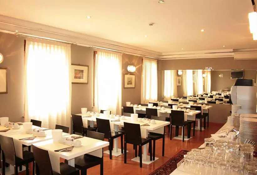 Fotos del hotel Small Hotel Royal:  3