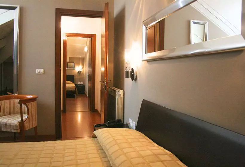 Fotos del hotel Small Hotel Royal:  2