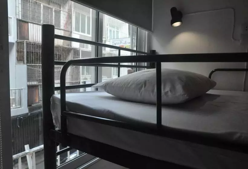 Check Inn Hostel @ Phromphong