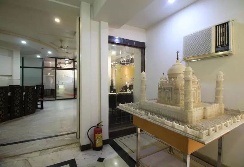 Fotos del hotel Fab Alpine Tajganj:  3