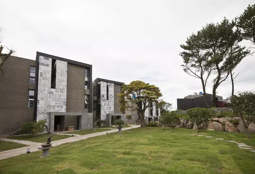 Fotos del hotel Luston Villa & Hotel:  8