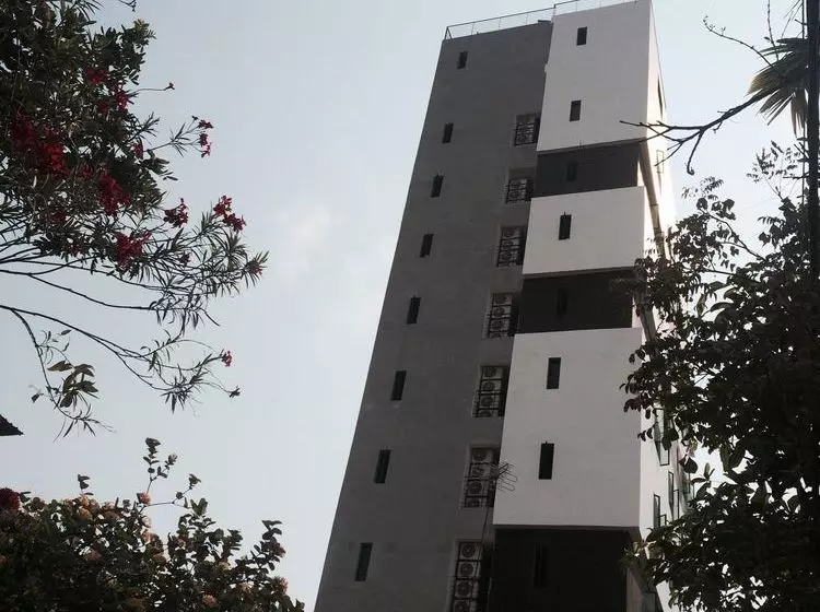 Diamond Palace Resort & Sky Bar