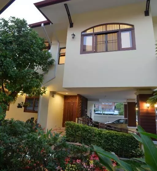 Fotos del hotel The Golden Wells Residence:  6