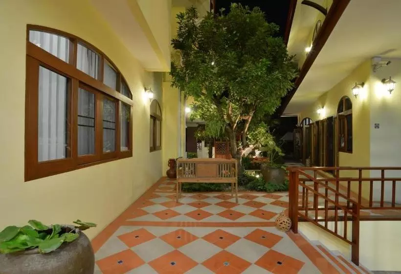 Fotos del hotel The Golden Wells Residence:  4